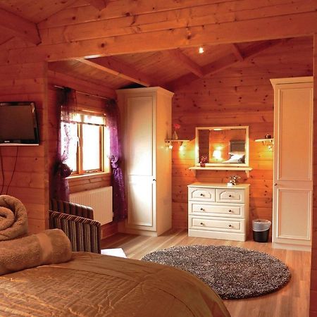 Mill Meadow Lodges Llanbister Екстериор снимка